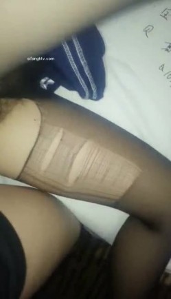 微博推特网红丝袜反差婊【湿宝贝】水手制服透明丝袜足交啪啪震动蛋肉棒一起配合肏诱惑难挡 截图3