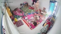 10月最新流出【破解摄像头】 ️监控下的女生宿舍日常洗澡换衣服 截图4