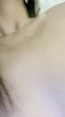 车模下海网红美女！口活一流！用屌磨蹭多毛骚逼，好多水，特殊视角抽插猛怼，骑乘位扭腰贴着膏药 截图15