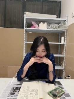 【秀人女神 ️超美高端】超人气女神『杨晨晨』最新超级给力剧情《粗暴家长性虐杨老师》强制后入啪啪跪舔 高清720P版 截图3