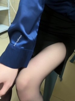 【秀人女神 ️超美高端】超人气女神『杨晨晨』最新超级给力剧情《粗暴家长性虐杨老师》强制后入啪啪跪舔 高清720P版 截图5