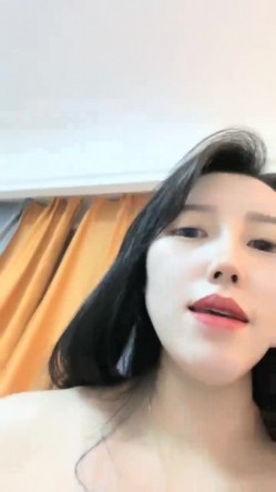 【178小宝贝】一行人到KTV绿帽男友 在旁辅助厕所内让富豪狂操女友~ 截图10