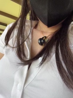 极品御姐女神、户外反差露出婊子「xigua2002」《高尔夫球场骚诱车震》大白天打高尔夫丝袜骚诱，后上车被无套一顿猛肏骚穴 截图16