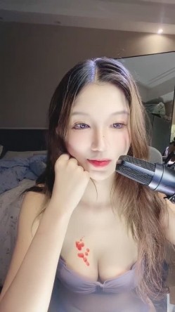 疯狂推荐！舞蹈女神！美到炸~【熙酱】全裸骚舞！道具自慰 截图6