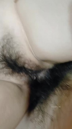 露脸极品反差女大生，高颜值女神级别【雪儿】私拍，穿衣和脱衣判若两人，放尿车震道具自摸被金主无套各种输出 截图4