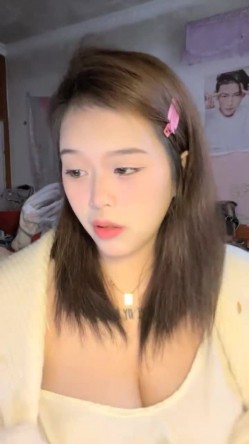 奶控福利，全网最大奶子来了~【甜甜甜甜圈】，就问各位大哥，这奶子大不大，震撼，惊人 截图6