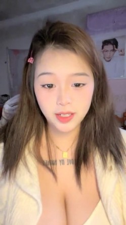 奶控福利，全网最大奶子来了~【甜甜甜甜圈】，就问各位大哥，这奶子大不大，震撼，惊人 截图16
