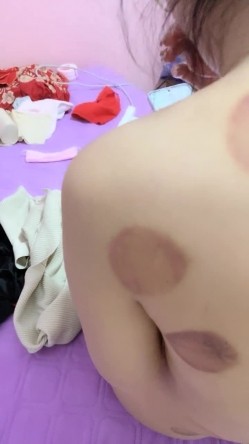猎奇圈内部分享热门视频极品大奶子哺乳期的奶妈疯狂露出自摸挑逗赚奶粉钱 截图9