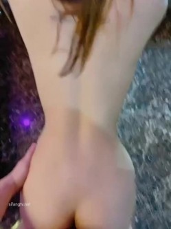 【重磅泄密】辽宁传媒大学高颜值校花董雨婷啪啪视频流出,表面清纯文静,舔起鸡巴来超级骚8V59P 截图2