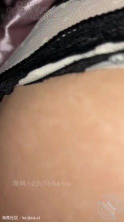 海角大神『我的巨乳亲表姐』发个金币小片段当我弟的面操他妈 截图6