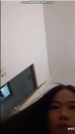 堪比果条 ️的网络招聘模特视频面试被泄露流出明星气质美女黄X惠360度裸露特写，附生活照 截图15
