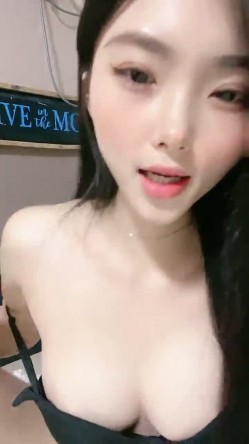 【御姐宝贝儿】，花一样的少女，你的猫系女友已上线，白得发光，足交自慰真棒 截图7