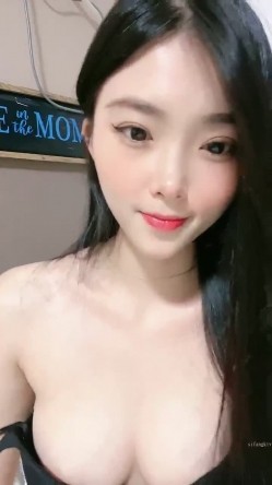 【御姐宝贝儿】，花一样的少女，你的猫系女友已上线，白得发光，足交自慰真棒 截图10