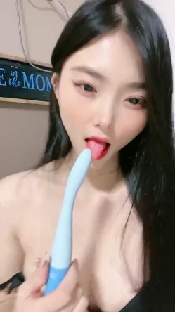【御姐宝贝儿】，花一样的少女，你的猫系女友已上线，白得发光，足交自慰真棒 截图11