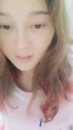 逍遥团队出品土豪刷大礼物让龙哥和嫂子啪啪浴室干到床上龙嫂是兵哥唯一不敢碰的妹子 截图1