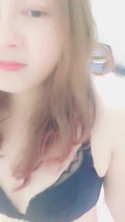 逍遥团队出品土豪刷大礼物让龙哥和嫂子啪啪浴室干到床上龙嫂是兵哥唯一不敢碰的妹子 截图5