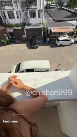 【chishan999池善】，付费群极限人前露出，裸体街头骑车，海滩，加油站，深夜的街头 截图15