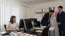 NTRD-103 ネトラレーゼ 部下とまさか… 宝田もなみ 截图1