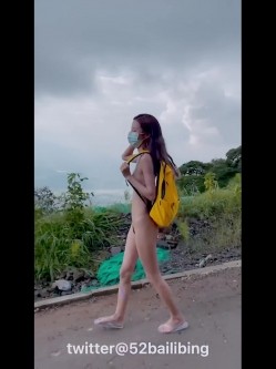 《震撼精品 核弹》身材超级棒的推特网红女神52bailibing室外极限露出全裸旅游真实感受世界的美好 截图4