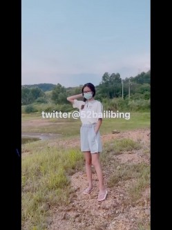 《震撼精品 核弹》身材超级棒的推特网红女神52bailibing室外极限露出全裸旅游真实感受世界的美好 截图11
