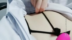 唐山某医院，深夜神经内科值班室，【薛定谔的猫】极品小护士，大姨妈期间还要自慰，淫水混合血水一起淌 截图14
