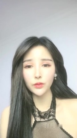 高颜值网红妹子连体网袜小尺度露奶隔着内裤自摸诱惑呻吟娇喘非常诱人 截图8