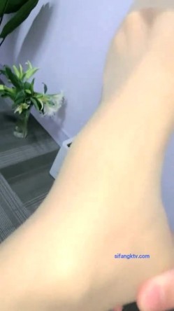 【Avove】最强美腿蜜臀尤物 肉色丝袜黑色蕾丝内裤,无套内射，妹子长相可能不是最漂亮的，但那双笔直又长的美腿绝对数一数二 截图11