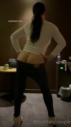 巨乳翘臀撸铁健身女神bundang收费不雅自拍视频 淫荡至极没实力的肉棒满足不了她 截图1
