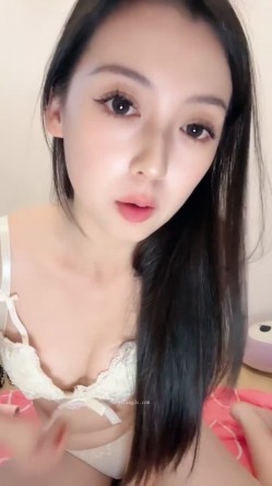 极品模特般的女神，【泡芙】，真的是漂亮，明星脸，跟刚退伍的小男友啪啪，雪白蜜桃翘臀遭罪了 截图3