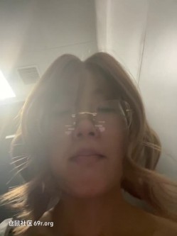 ️极品眼镜骚妹【xiaomugouya】非常反差的肥臀眼镜妹子白丝黑丝跳蛋自慰 截图4