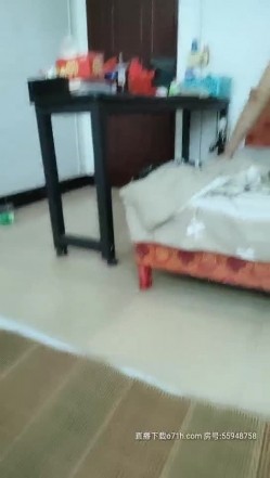 老干妈与小鲜肉激情啪啪，露脸玩弄老骚逼就是败火下垂的大奶子随意揉捏，主动上位抽插浪叫无毛骚逼抠弄 截图4