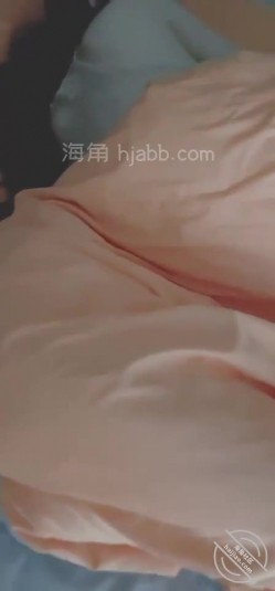 《最美瑜伽嫂子》熬到后半夜悄悄的潜入美丽嫂子的房间做爱 截图1