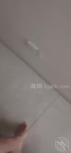 《最美瑜伽嫂子》熬到后半夜悄悄的潜入美丽嫂子的房间做爱 截图12