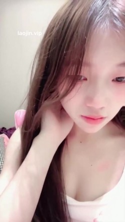 顶级校花来了，好美啊，【吧啦】，清纯反差感十足，娇羞的小表情让人瞬间硬起来，粉穴特写好美！ 截图3