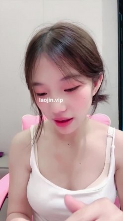 顶级校花来了，好美啊，【吧啦】，清纯反差感十足，娇羞的小表情让人瞬间硬起来，粉穴特写好美！ 截图6