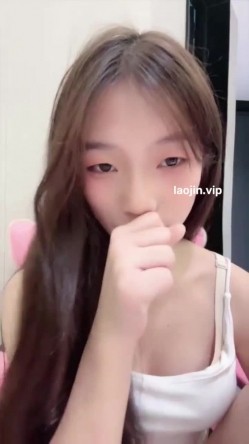 顶级校花来了，好美啊，【吧啦】，清纯反差感十足，娇羞的小表情让人瞬间硬起来，粉穴特写好美！ 截图13