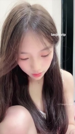顶级校花来了，好美啊，【吧啦】，清纯反差感十足，娇羞的小表情让人瞬间硬起来，粉穴特写好美！ 截图14
