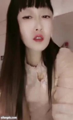 【快手】骚气熟女『情水儿』 超骚定制反差裸舞黄瓜自慰福利 截图1