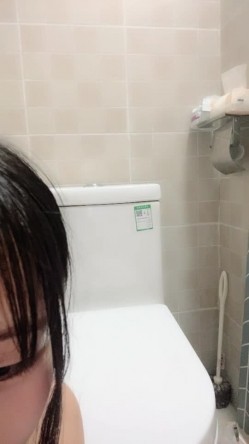 萌萌小仙女 广西表妹 ，带你飞带你浪，小逼逼感受拳交的快乐，菊花的初尝试，脸上爽开花啦！ 截图7
