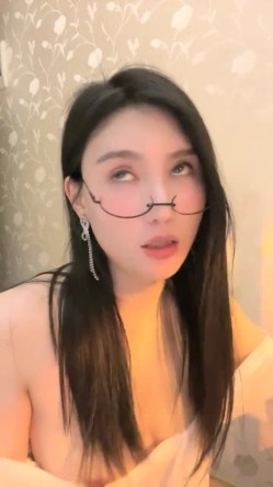 大奶翘臀，【苒同学】，御姐风女神，夹子音密码房~扮演秘书和老师，冲着这张脸也值得一撸 截图4