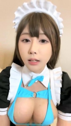抖音女网红，【京鱼儿】，童颜巨乳女神~掰穴自慰~狂射中，人工白虎，这骚穴真是欠操欠插，好美啊 截图3
