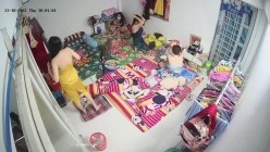 10月最新流出【破解摄像头】 ️监控下的女生宿舍日常洗澡换衣服 截图5