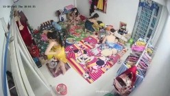 10月最新流出【破解摄像头】 ️监控下的女生宿舍日常洗澡换衣服 截图12