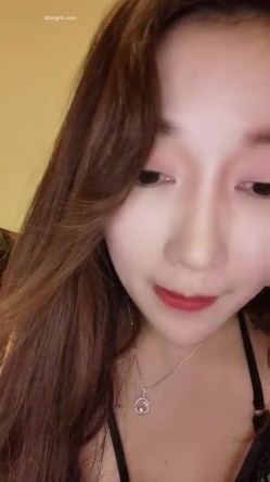 高颜值【欲火小妖】新人美女口活一流啪啪颜射自慰秀~~ 截图7