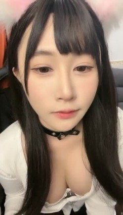 撸管推荐！校花级别女神~【京鱼鱼】道具狂插！淫水喷不停~！~~~给土豪当过小三，这颜值确实够顶，超赞，撸管必备！ 截图2