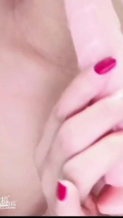快手熟女【跳舞主播丽姐】神似百度副总裁璩静，榨精小鲜肉，大胆掰逼 截图2