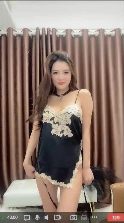 斗鱼某女神主播深夜点陪玩小姐姐接私活情趣热舞 土豪VIP一对一双视角 黑丝睡裙极致舞骚弄姿 超漂亮 截图12