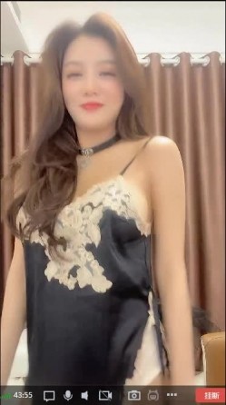 斗鱼某女神主播深夜点陪玩小姐姐接私活情趣热舞 土豪VIP一对一双视角 黑丝睡裙极致舞骚弄姿 超漂亮 截图16
