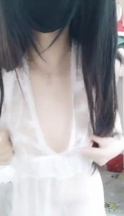 苗条身材鸭舌帽妹子漏逼裸舞诱惑 大姨妈还没走完只能掰开看看 截图13