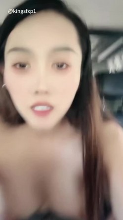 精品熟女【ai小米粒】极品身材 全身都是宝 和大叔户外车震 超强自慰 高潮喷水 截图5
